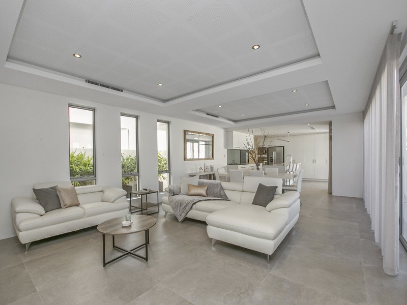 34 Pantheon Avenue, North Coogee WA 6163