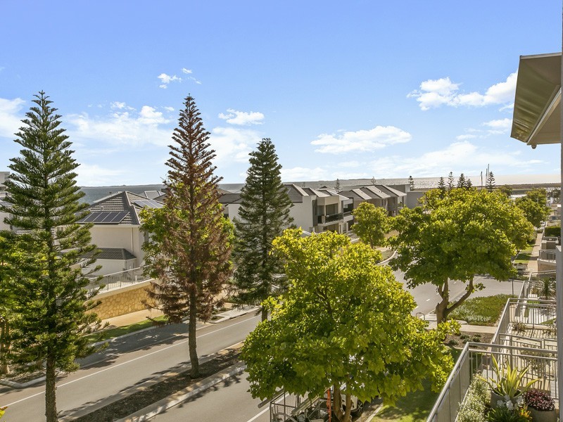 34 Pantheon Avenue, North Coogee WA 6163