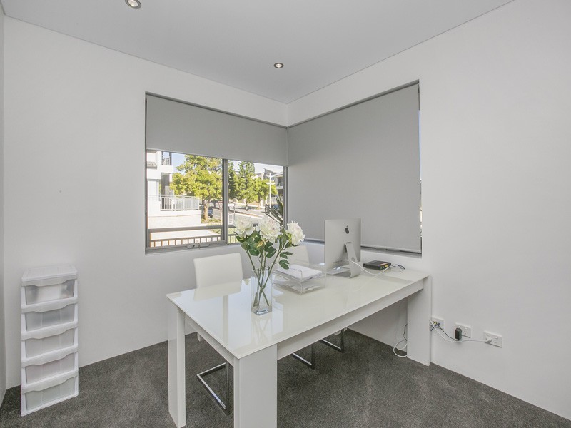 34 Pantheon Avenue, North Coogee WA 6163