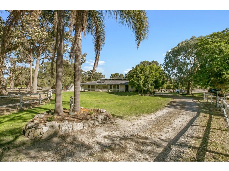 111 Blair Road, Oakford WA 6121