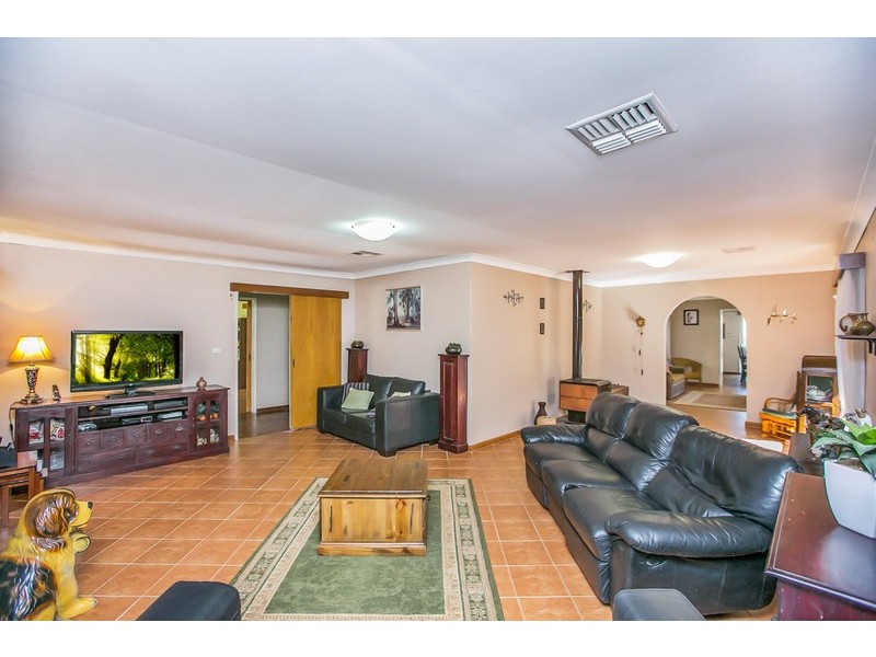 111 Blair Road, Oakford WA 6121