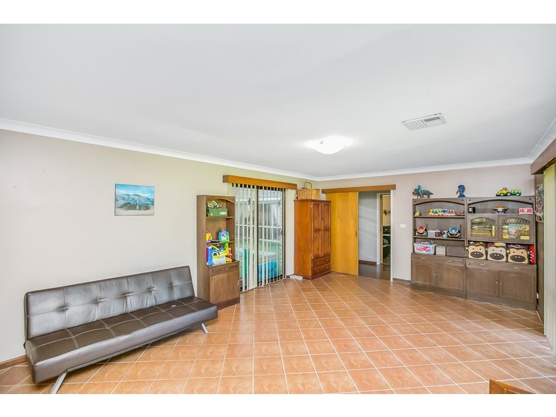 111 Blair Road, Oakford WA 6121