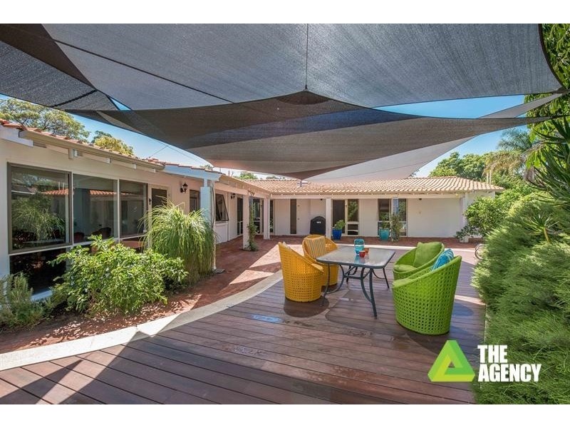 10 Dickens Walk, Carine WA 6020