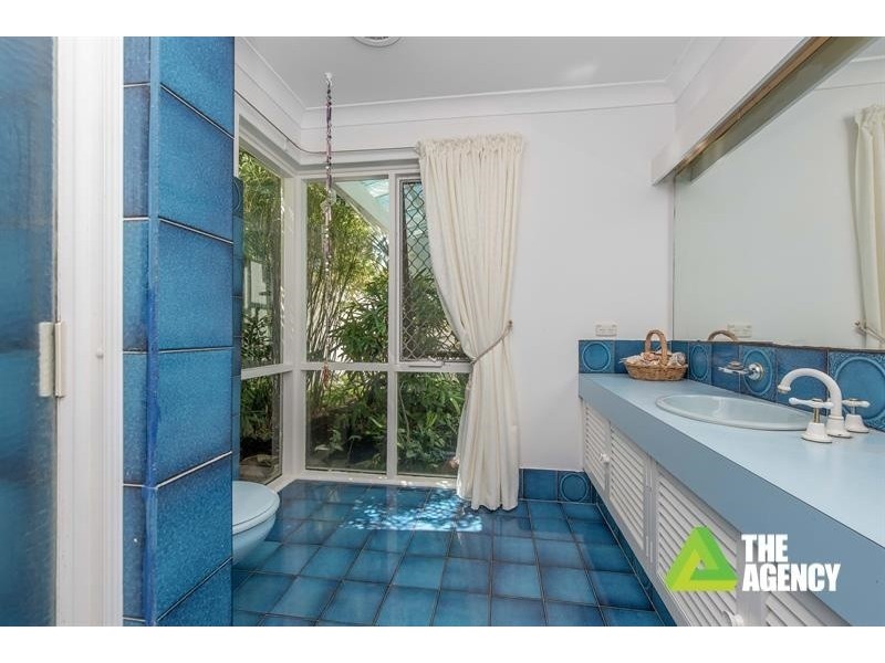 10 Dickens Walk, Carine WA 6020