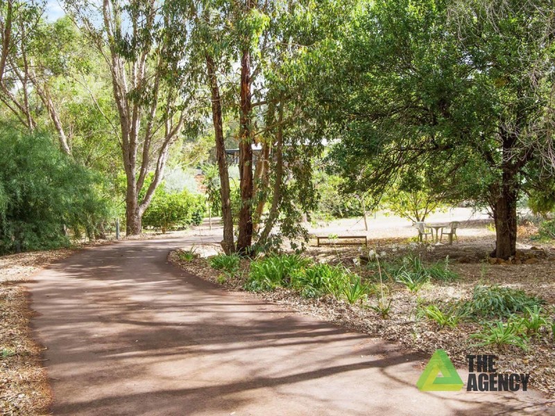 120 Glenroy Court, Hovea WA 6071