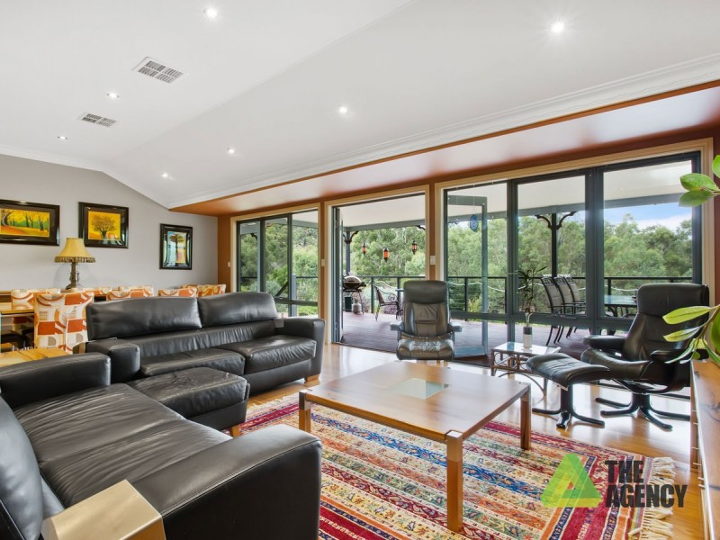 120 Glenroy Court, Hovea WA 6071