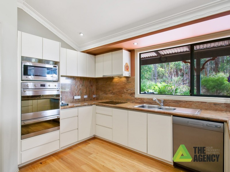 120 Glenroy Court, Hovea WA 6071