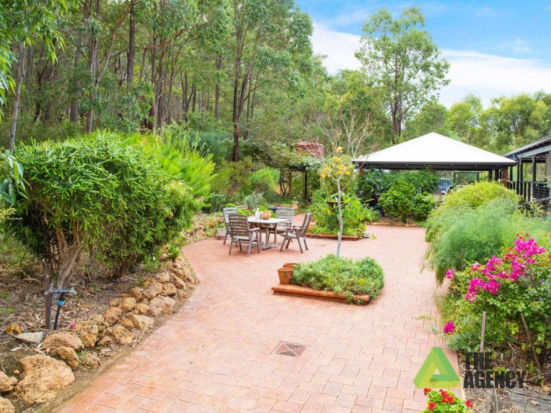 120 Glenroy Court, Hovea WA 6071