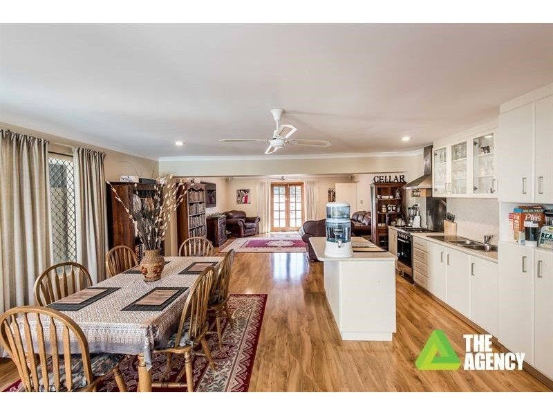 8 Thorpe Place, Carine WA 6020