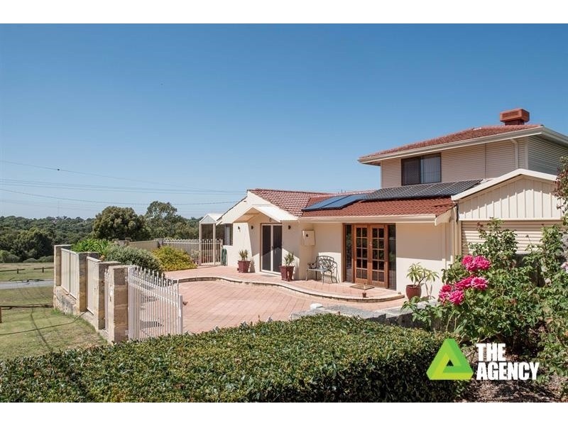 8 Thorpe Place, Carine WA 6020