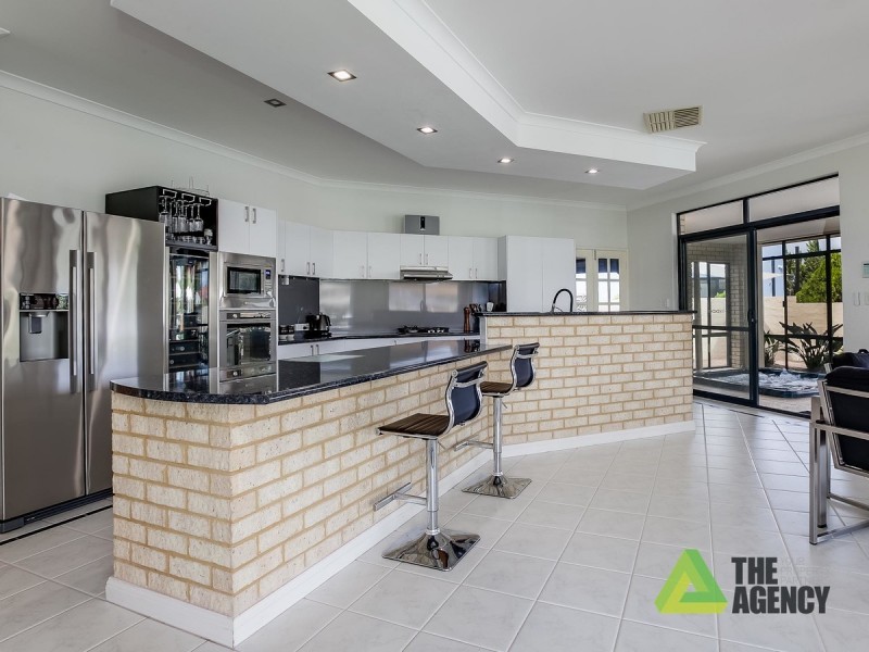 48 Cambria Island Retreat, Halls Head WA 6210