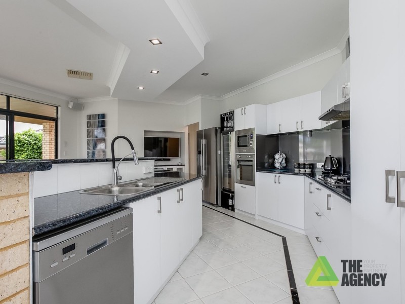 48 Cambria Island Retreat, Halls Head WA 6210
