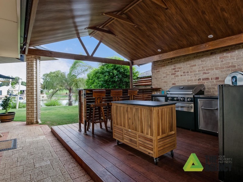 48 Cambria Island Retreat, Halls Head WA 6210