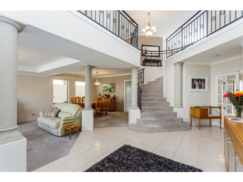 6 Kirkby Ridge, Salter Point WA 6152