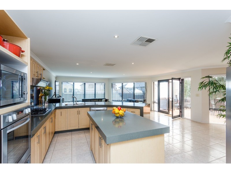 6 Kirkby Ridge, Salter Point WA 6152