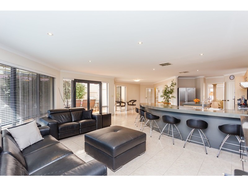 6 Kirkby Ridge, Salter Point WA 6152