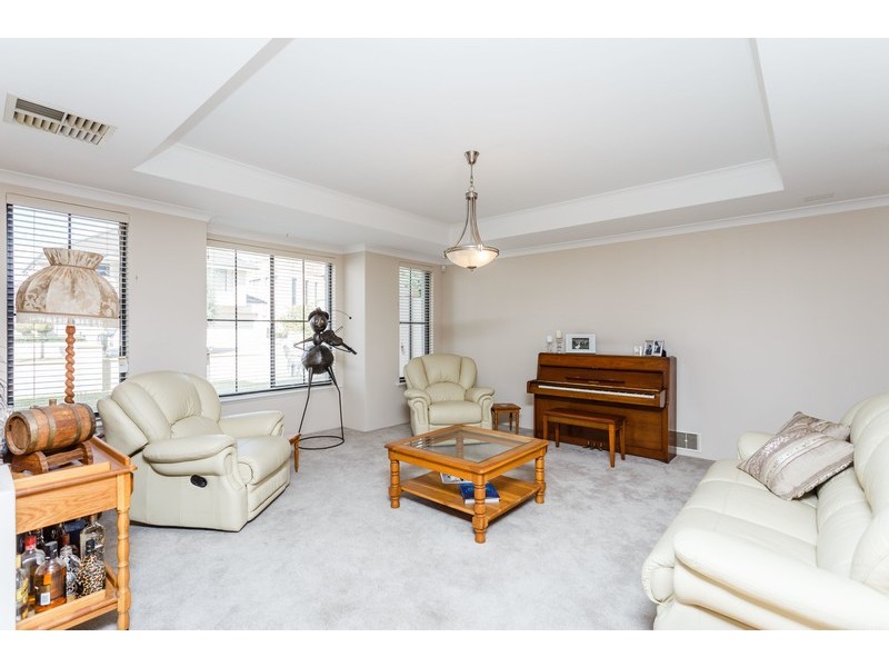 6 Kirkby Ridge, Salter Point WA 6152