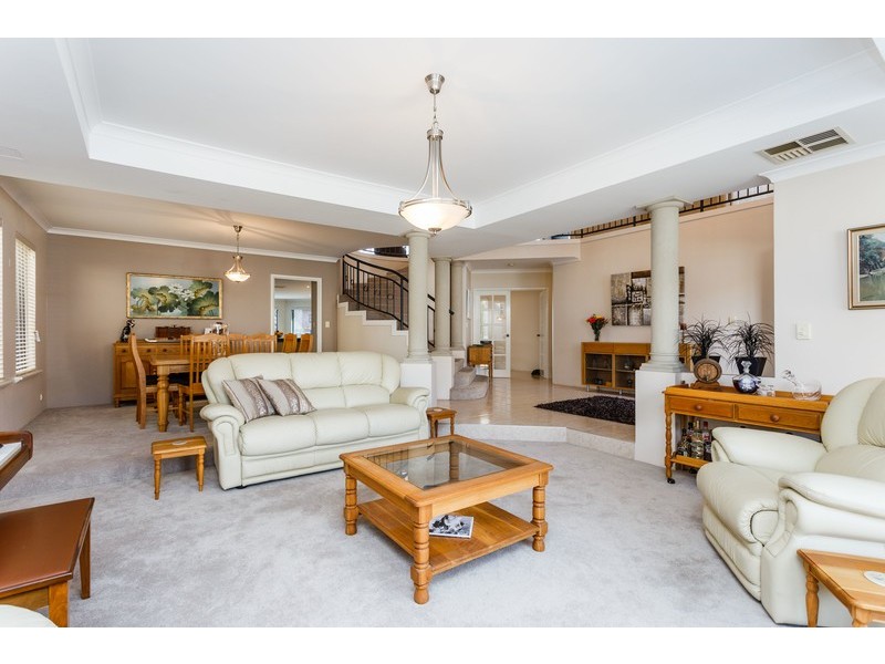 6 Kirkby Ridge, Salter Point WA 6152