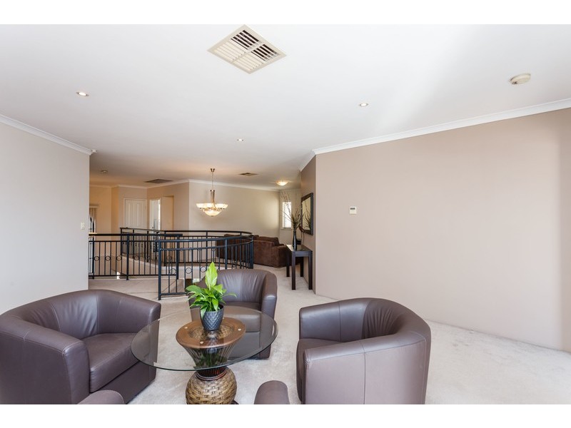 6 Kirkby Ridge, Salter Point WA 6152