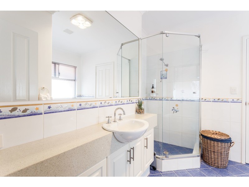 6 Kirkby Ridge, Salter Point WA 6152