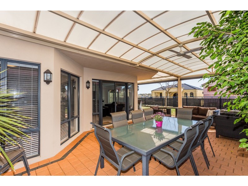 6 Kirkby Ridge, Salter Point WA 6152