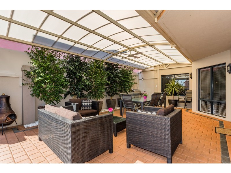 6 Kirkby Ridge, Salter Point WA 6152