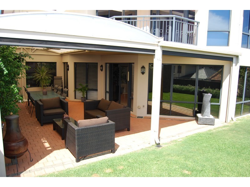 6 Kirkby Ridge, Salter Point WA 6152