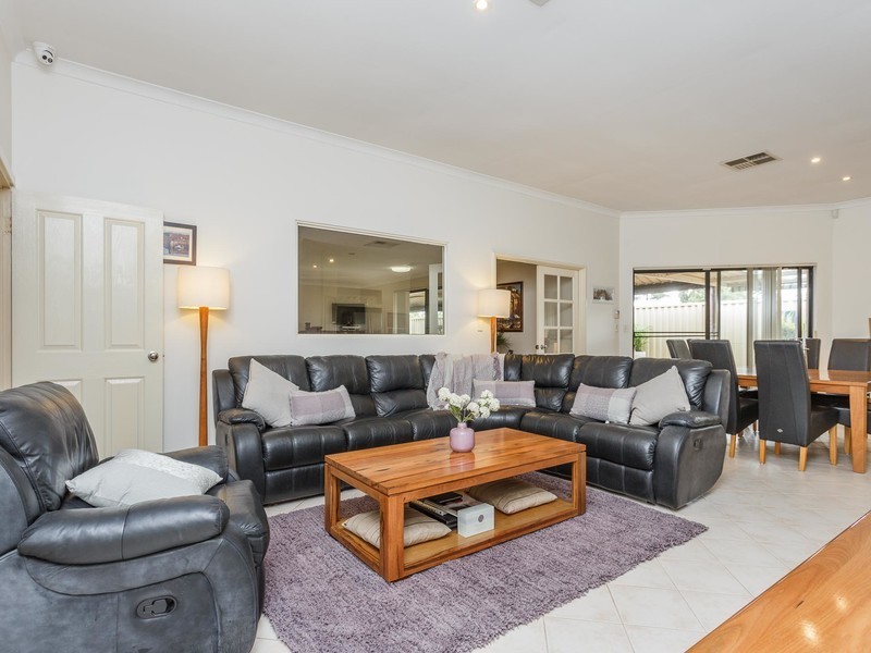 16 Allendale Entrance, North Lake WA 6163