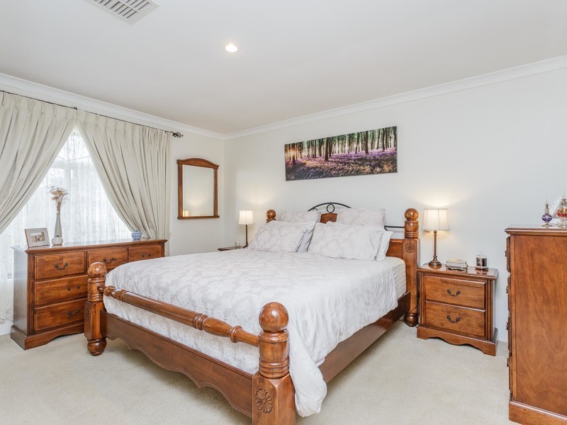 16 Allendale Entrance, North Lake WA 6163