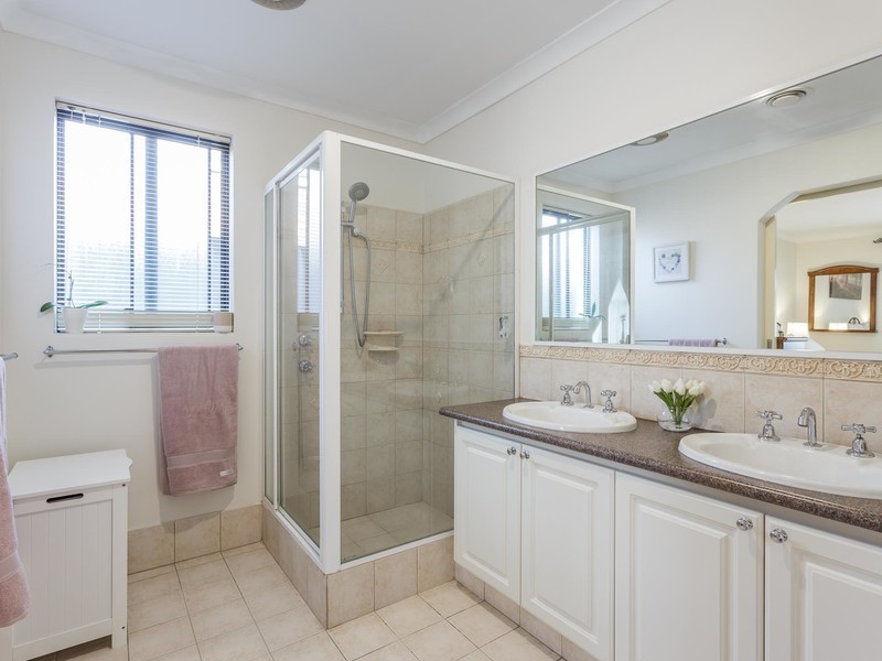 16 Allendale Entrance, North Lake WA 6163