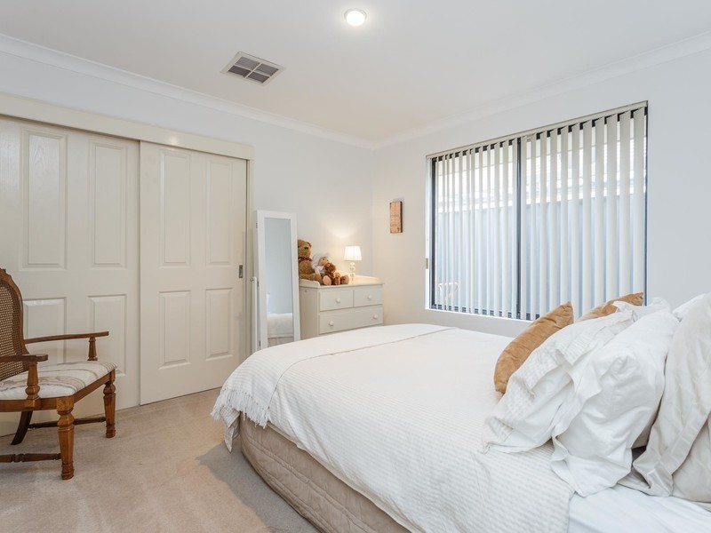 16 Allendale Entrance, North Lake WA 6163