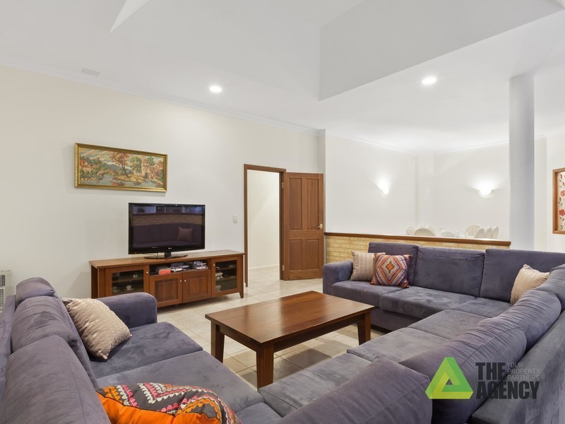 25 Houghton Way, Winthrop WA 6150