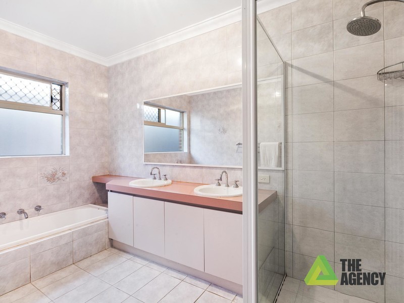 25 Houghton Way, Winthrop WA 6150