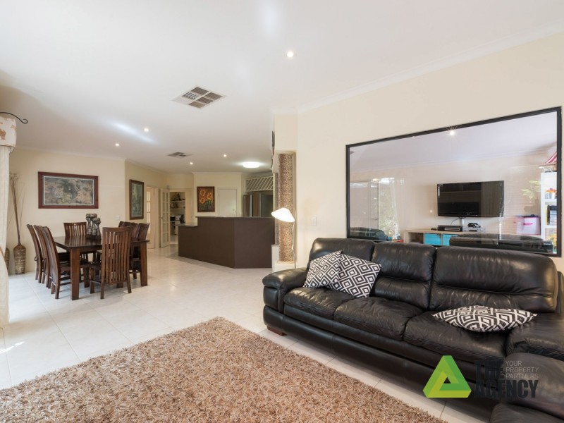 6 Taranto Way, Ellenbrook WA 6069