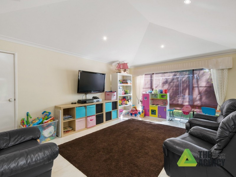 6 Taranto Way, Ellenbrook WA 6069