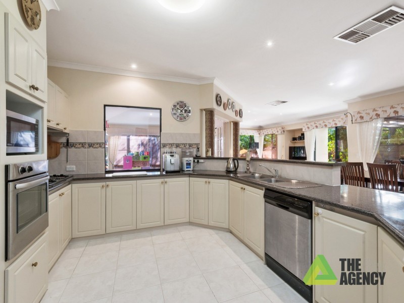 6 Taranto Way, Ellenbrook WA 6069