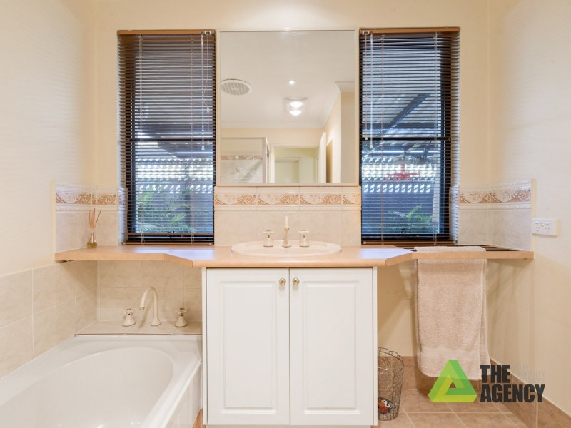 6 Taranto Way, Ellenbrook WA 6069