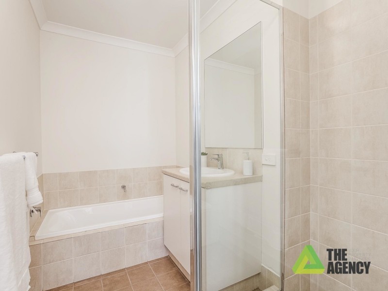 1/22 Kwella Entrance, Greenfields WA 6210