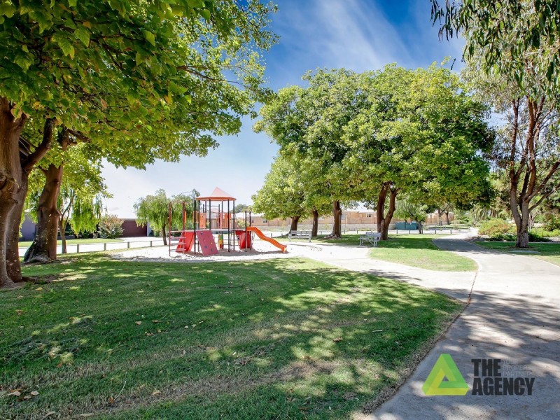 1/22 Kwella Entrance, Greenfields WA 6210