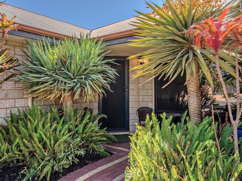 230 Peelwood Parade, Halls Head WA 6210