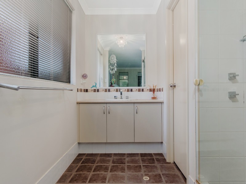 230 Peelwood Parade, Halls Head WA 6210