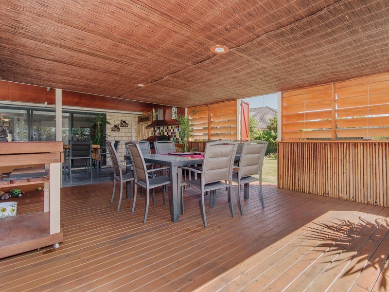 230 Peelwood Parade, Halls Head WA 6210