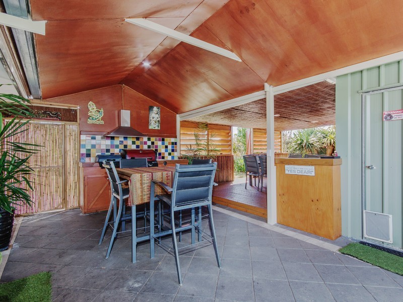 230 Peelwood Parade, Halls Head WA 6210