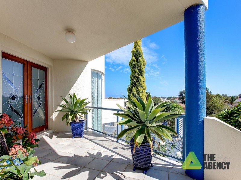 2 Ironbark Place, Halls Head WA 6210