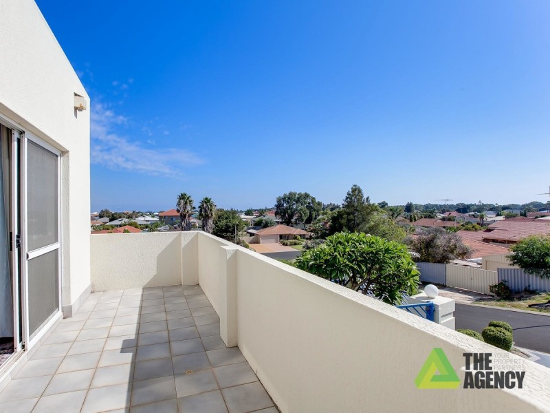 2 Ironbark Place, Halls Head WA 6210