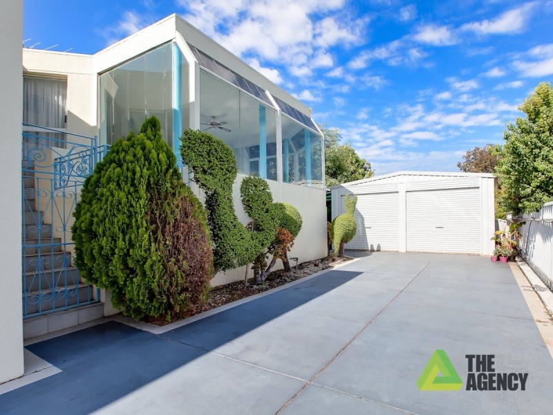 2 Ironbark Place, Halls Head WA 6210