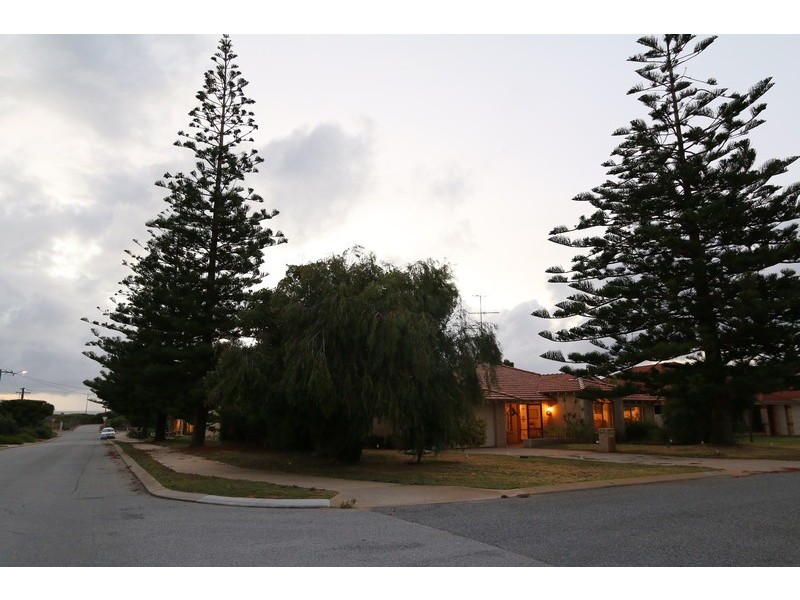 1 Bonito Place, Golden Bay WA 6174