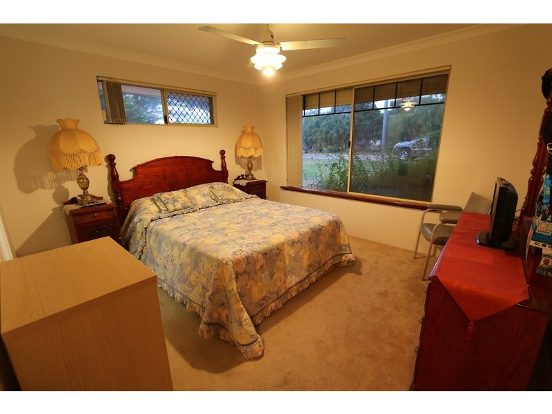 1 Bonito Place, Golden Bay WA 6174