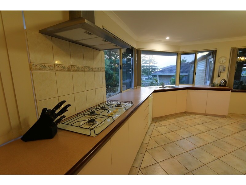 1 Bonito Place, Golden Bay WA 6174