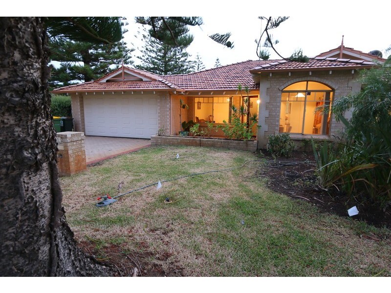 1 Bonito Place, Golden Bay WA 6174